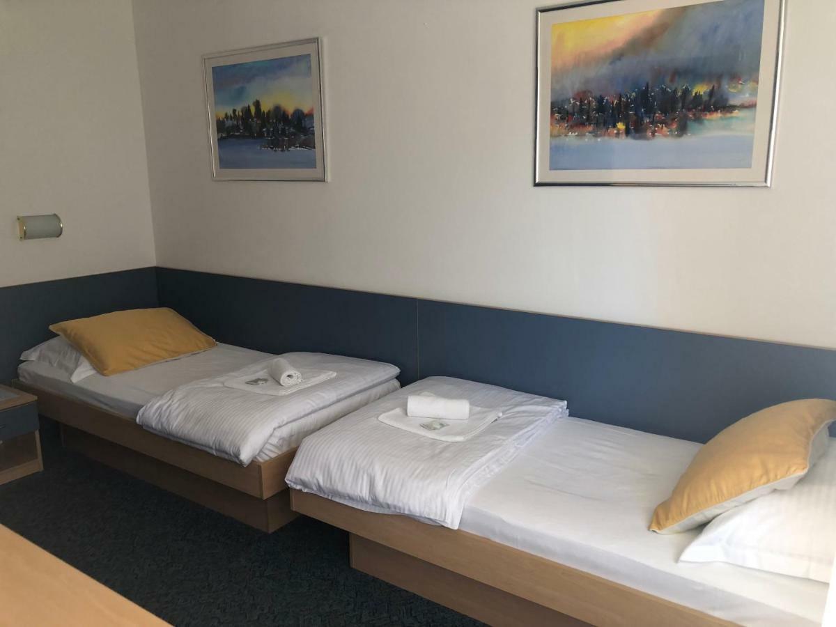 Rooms Ana Stobreč Exteriör bild